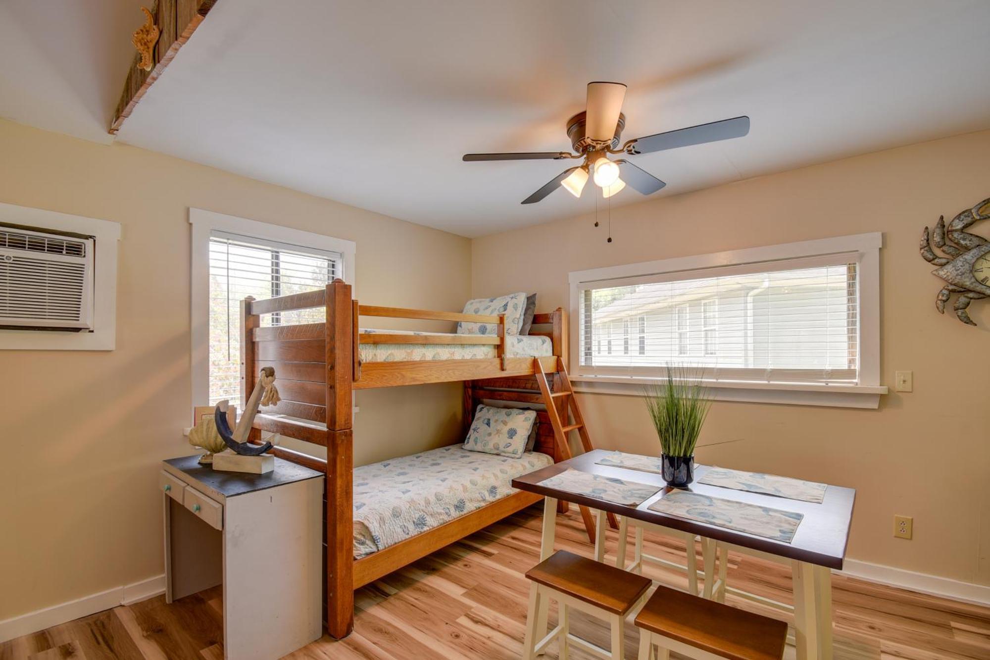 Ocean Isle Apartment With Balcony, 1 Mi To Beach! Ocean Isle Beach Eksteriør bilde